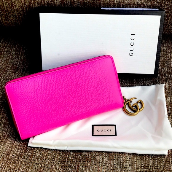 Gucci Handbags - 🔥Gucci Marmont Zip Around🔥